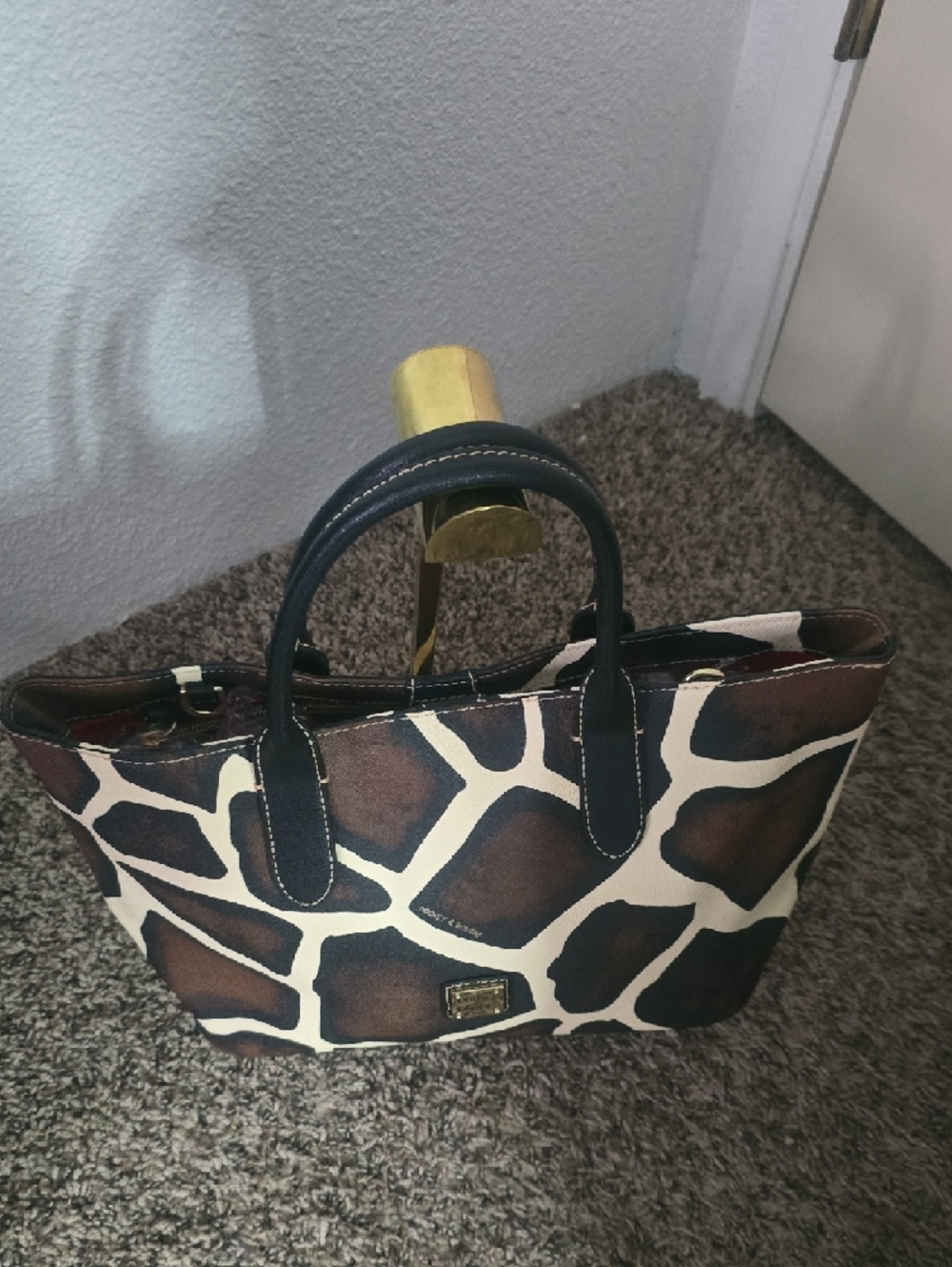 Dooney & Bourke Brown & Cream Giraffe-Pattern Medium Tote (EUC)✨️🤎🤍🦒✨️ - Picture 3 of 15